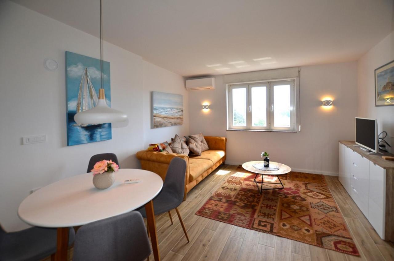 Sarah Apartment Rovinj Exterior photo